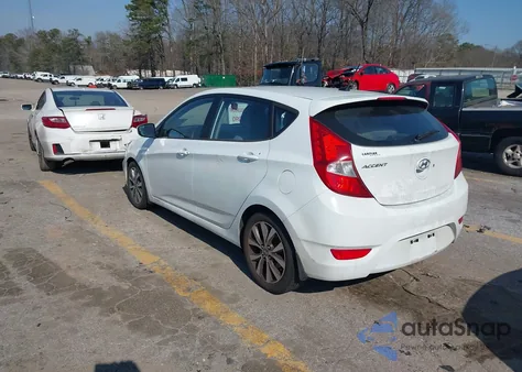 2015 Hyundai Accent Sport z USA, uszkodzony, nr VIN KMHCU5AE9FU211297